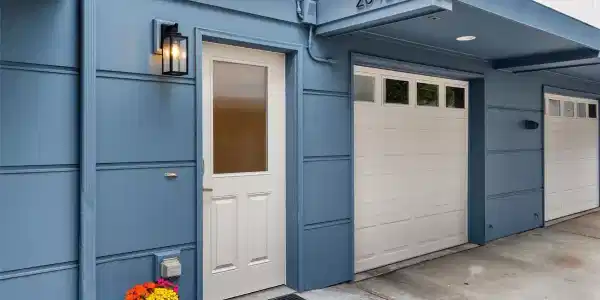 2042 Eastlake E
