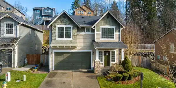 933 117th SE