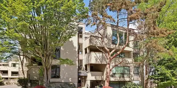 2500 W Manor Place