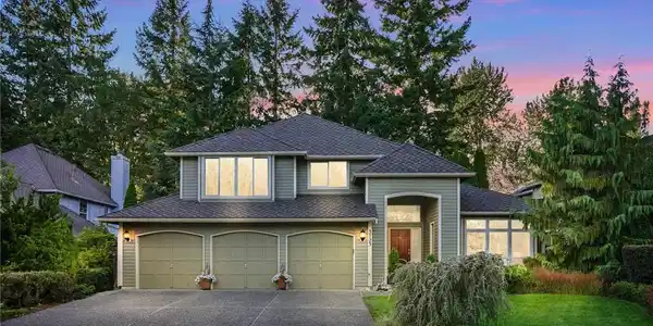 3723 245th SE
