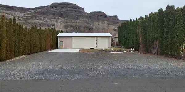745 Hunter SW