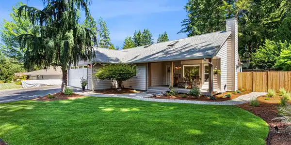 141 Lakeshore