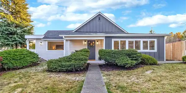 11704 20 ST NE