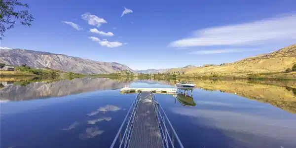 40 Roses Lake