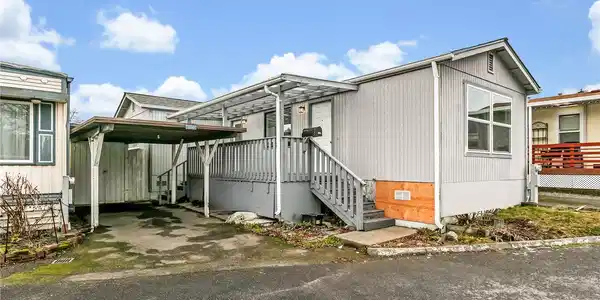 3250 S 181st