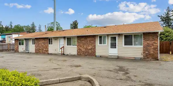 8813 Commercial SW