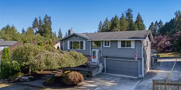 11811 3rd SE