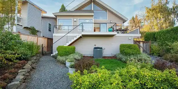 3344 9th Avenue W