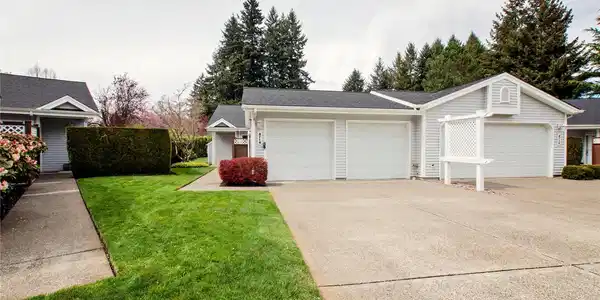 4714 Stratford SE