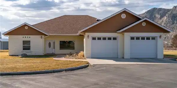 4824 Cascade