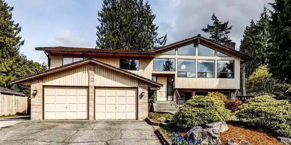 3307 102nd SE