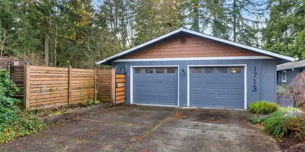 1713 Evergreen Park SW