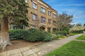 2203 Yale E