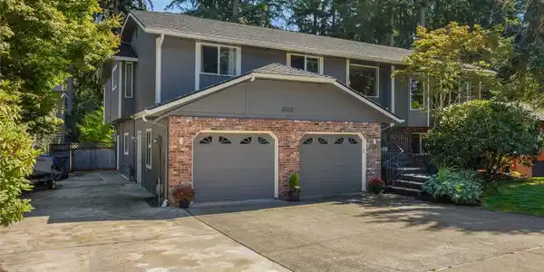 10431 32nd SE