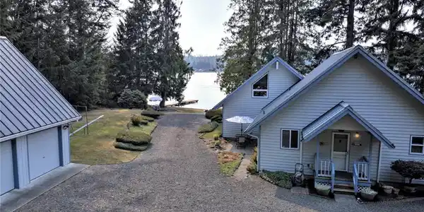 1061 Mason Lake E