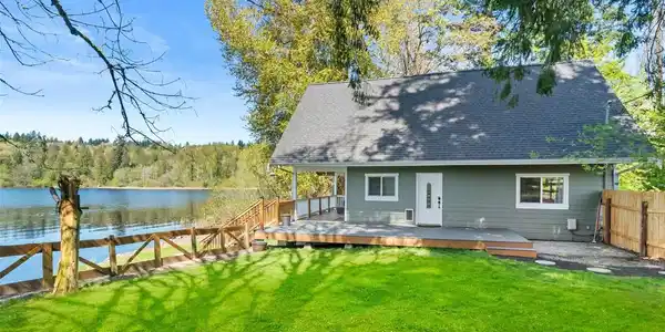 5680 Long Lake SE