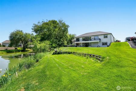 800 Camas Pl