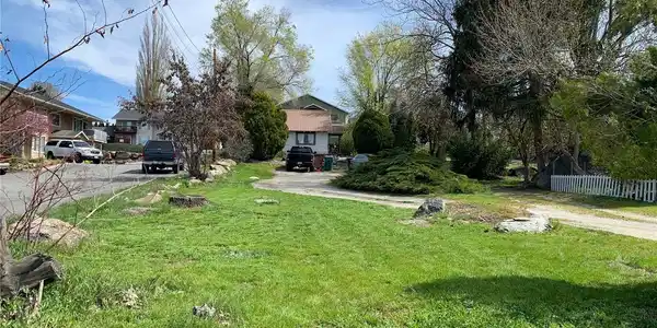 1007 Baker