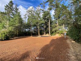 714 Wakina Loop SE