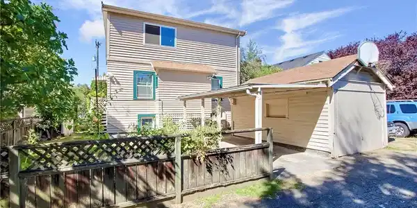 7338 11th NE