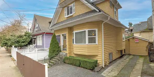 106 10th E