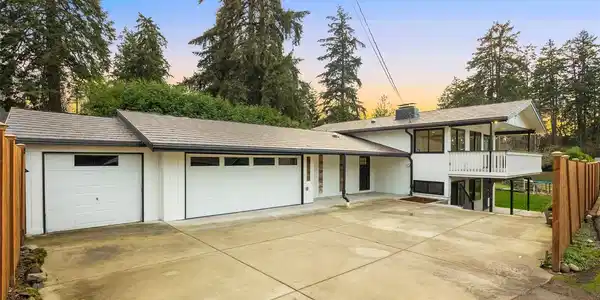 612 172nd S