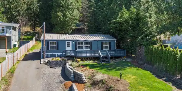2711 S Lake Roesiger Road