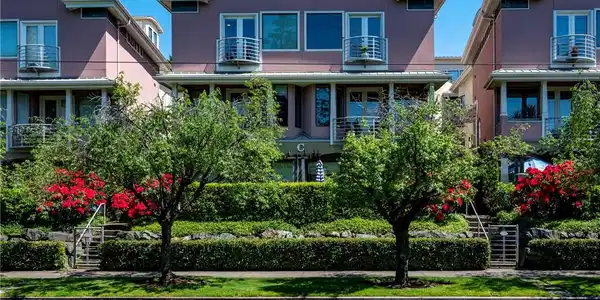 7700 Green Lake N