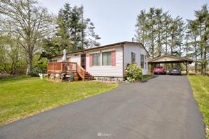 443 Lake View NE