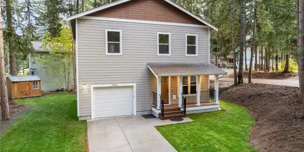 17946 Clear Lake SE