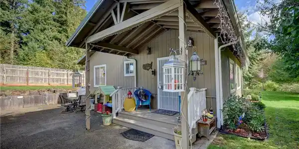 1710 Summit Lake Shore Road NW