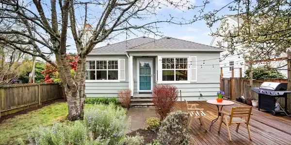 7301 12th NE