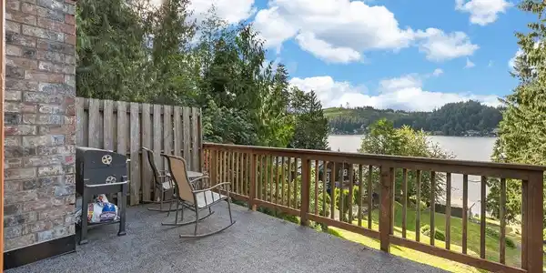 505 Summit Lake Shore NW