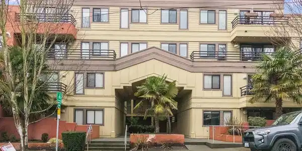 3401 Wallingford N