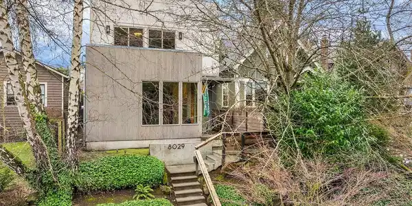 8029 Ashworth N