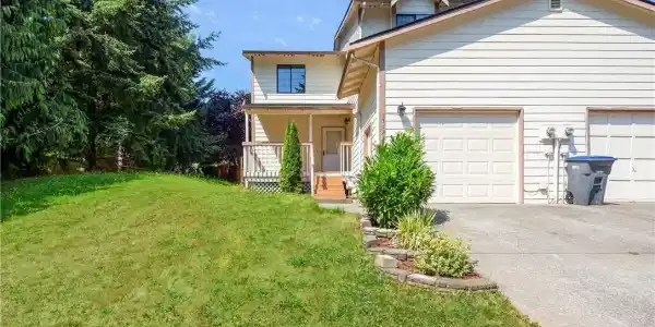 Lakeridge Circle NW