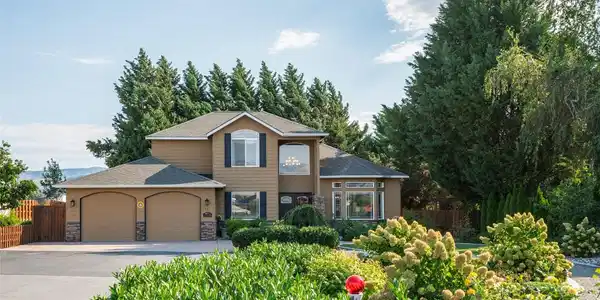 421 River Valley View