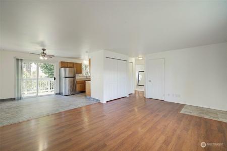 747 75th SE