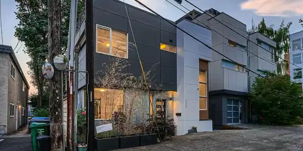 111 Louisa