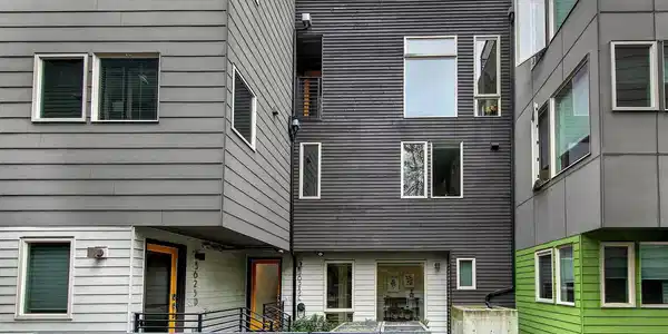 3625 Evanston N