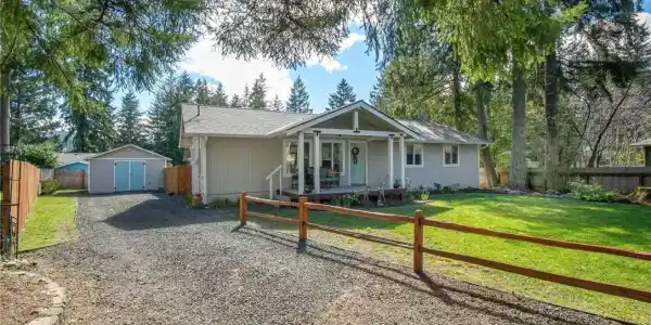 3894 Rainbow NW