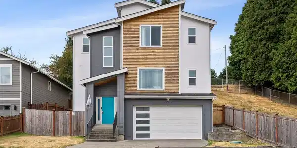 2102 Ainsworth