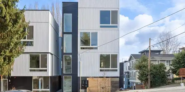 3114 Queen Anne N
