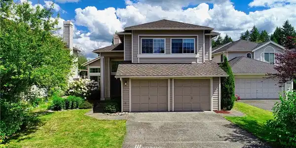 3744 247th SE