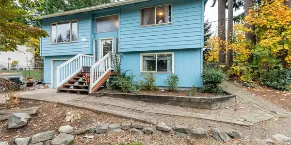 7016 183rd E