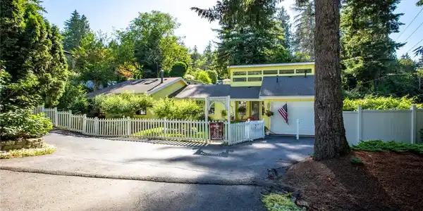 1721 Kitsap Lake NW