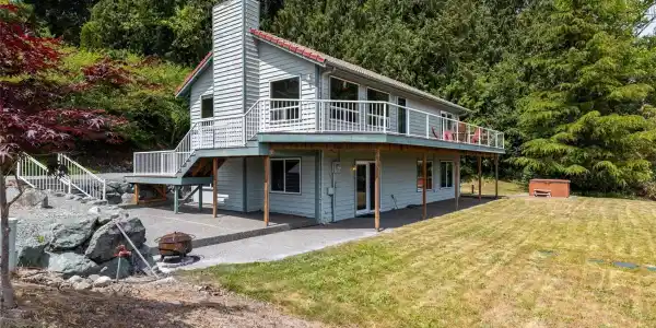 17393 Lake Terrace