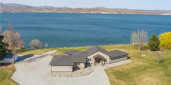 10 El Rio Drive