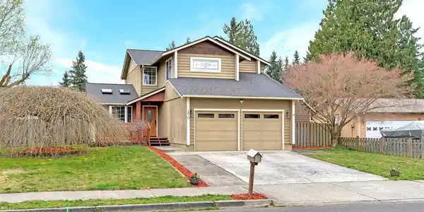 2810 11th SE