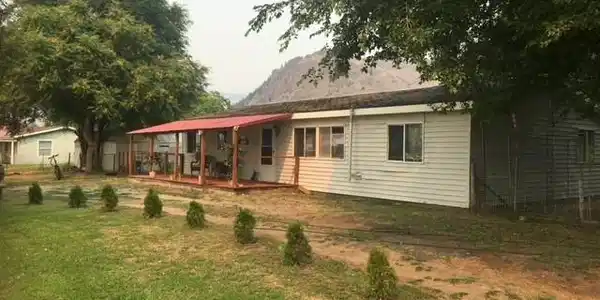 32 Eastlake